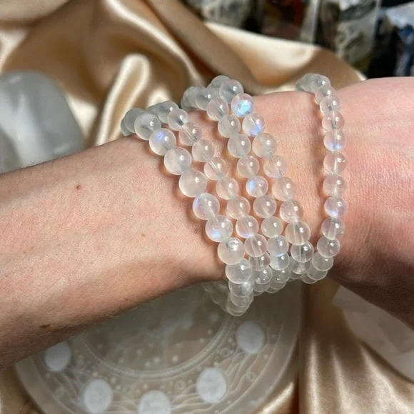 Moonstone Bracelet (high quality with blue flashes) ✨ - Picture 3 of 3